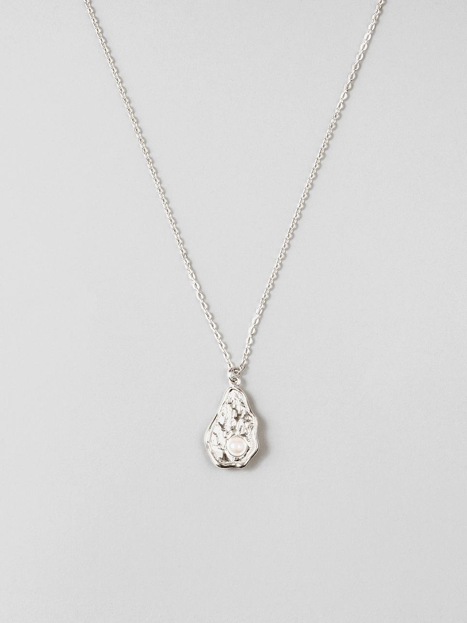 Pearly Merle Necklace